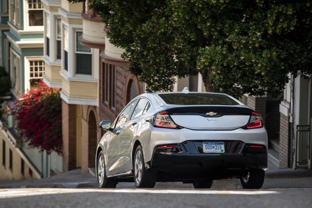 More information about "GM's Powertrain Chief Would Like To Share the Volt's Powertrain With Other Automakers"