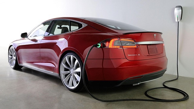 More information about "Tesla Unveils New All-Wheel Drive Model S, Driverless Tech"