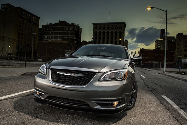 More information about "Spying: Chrysler Takes The 200 For A Drive In The Nighttime"