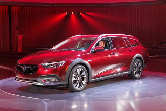 More information about "2018 Buick Regal Sportback and TourX Make Their Debut"