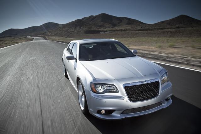 More information about "Spying: Chrysler 300 SRT Sporting A Hellcat Motor"