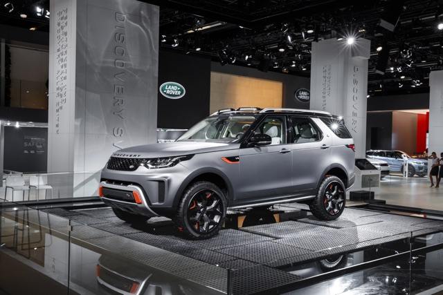 More information about "Frankfurt 2017: Land Rover Discovery SVX Is A High Performance Mountain Goat"