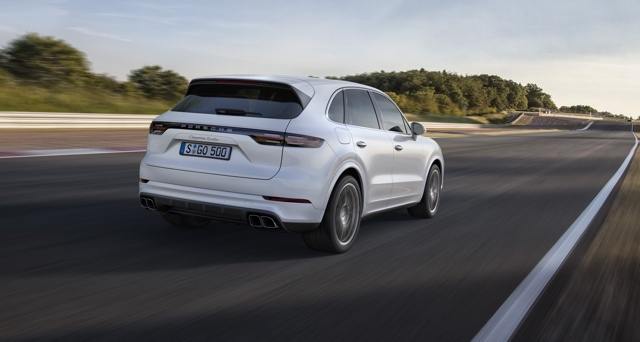 More information about "Frankfurt 2017: 2019 Porsche Cayenne Turbo Adds More Spice"