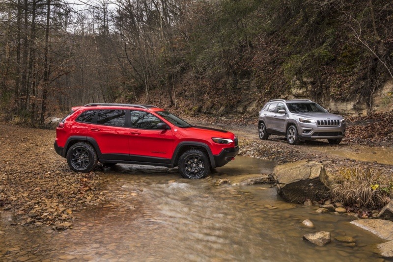 More information about "Detroit 2018: 2019 Jeep Cherokee Update"