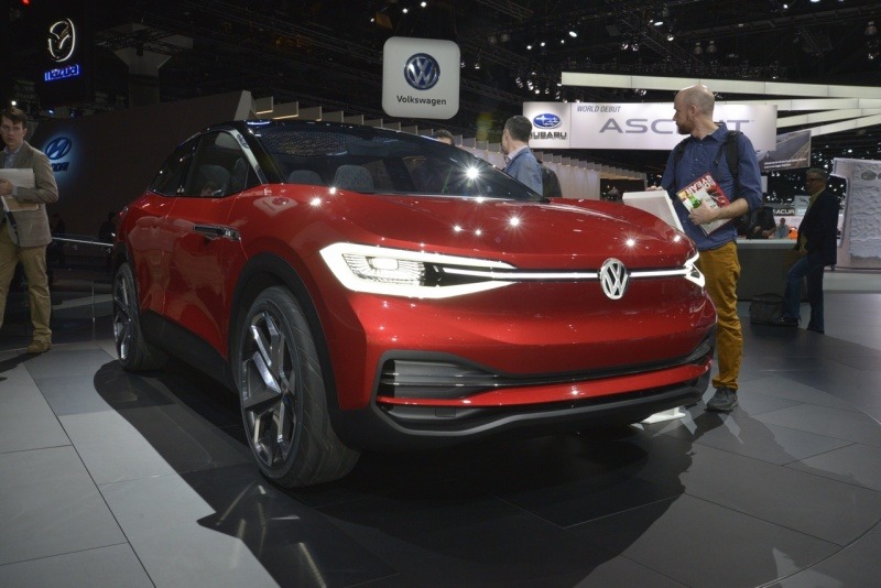 More information about "Volkswagen: Passat Redesign Coming In 2019, I.D. Crozz To Come In Two Shapes"