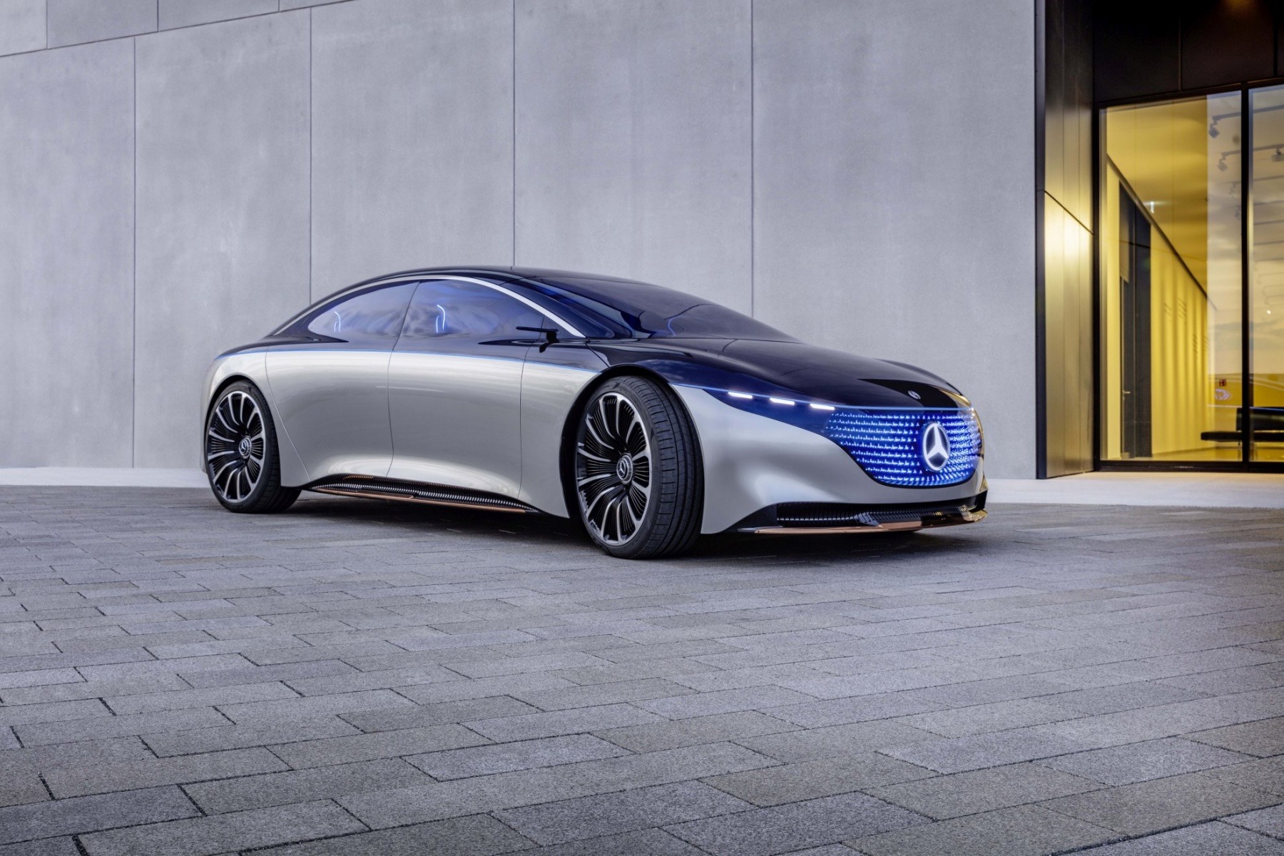 More information about "Mercedes-Benz Unveils the Vision EQS Concept"