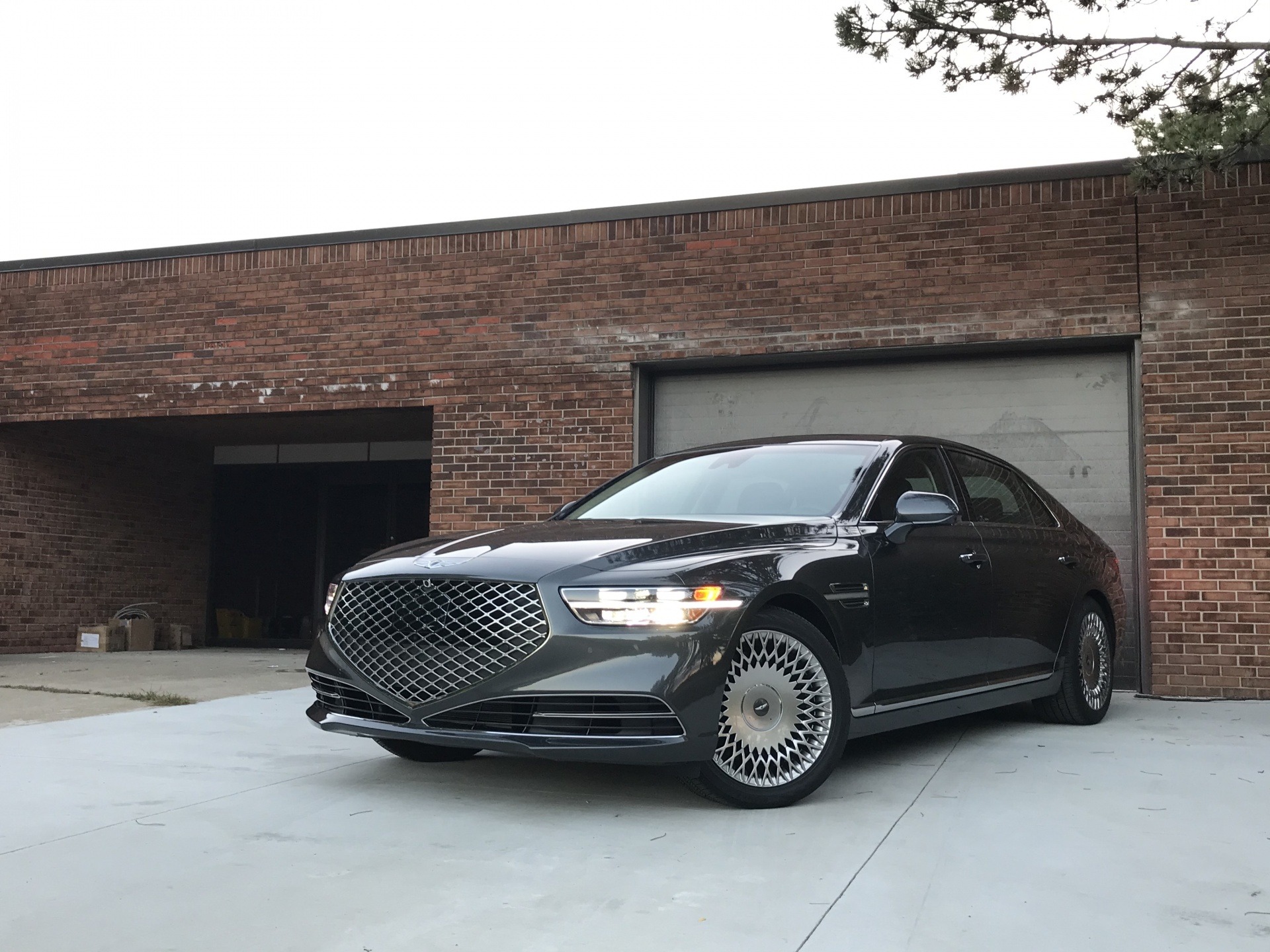 More information about "Interactive Review: 2020 Genesis G90 5.0 Ultimate"